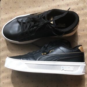 Puma Smash Platform Black and Gold Low-Top Sneakers